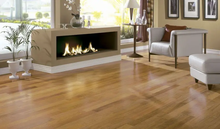Solid hardwood floor