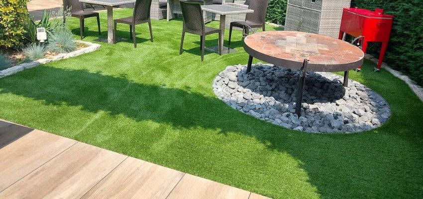 Artificial Grass VS Natural Grass