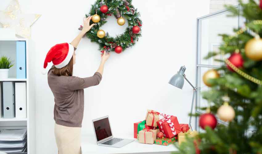 Office Christmas Decorating Ideas