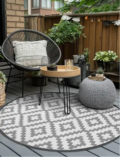 minimalist round rugs